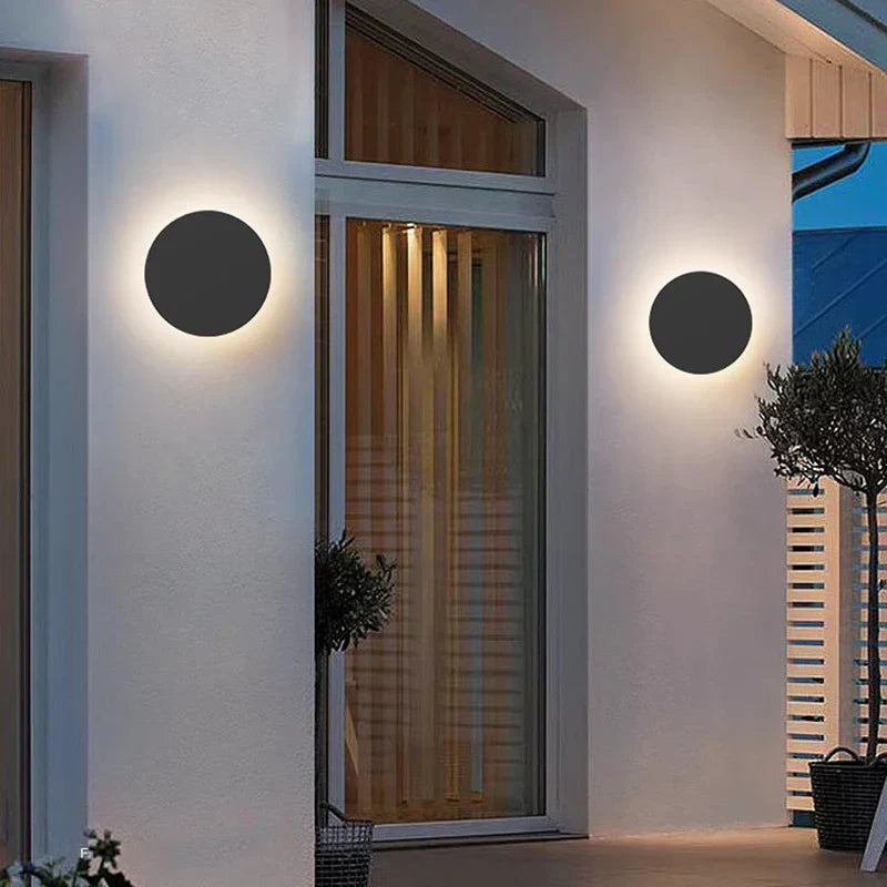 LumiAqua | Elegante wasserdichte Leuchte für den Außenbereich - Brezella