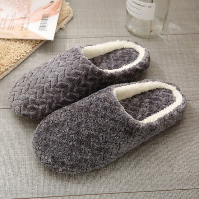 KuschelSohle | Fluffige Hausschuhe für ein warmes Zuhause - Brezella