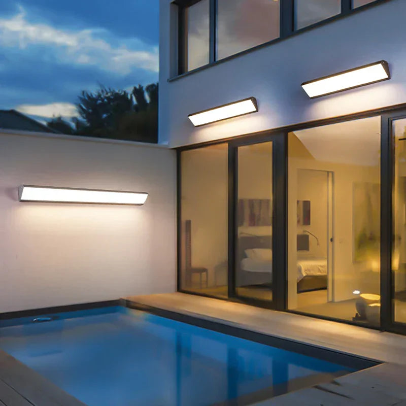 LumiHof | Elegante Außenlampe im Courtyard-Stil - Brezella