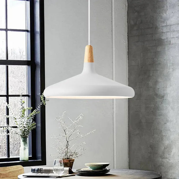 ChicLicht | Elegante Konische Hängelampe aus Metall - Brezella