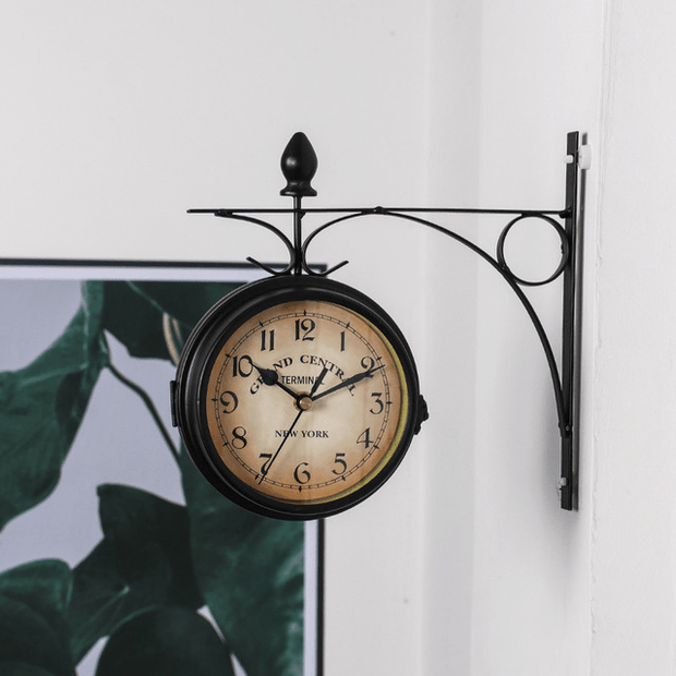 CharmTime | Zeitlose doppelseitige Wanduhr für jede Wand - Brezella