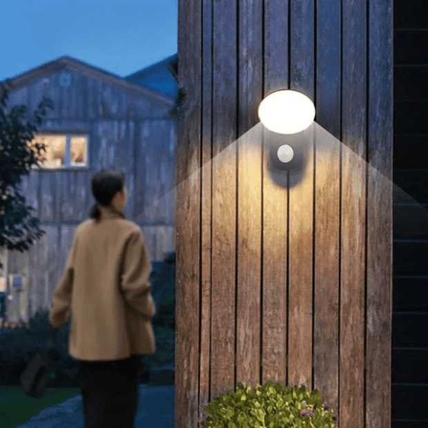 MotionGlow | Smart LED-Außenleuchte mit Bewegungssensor - Brezella