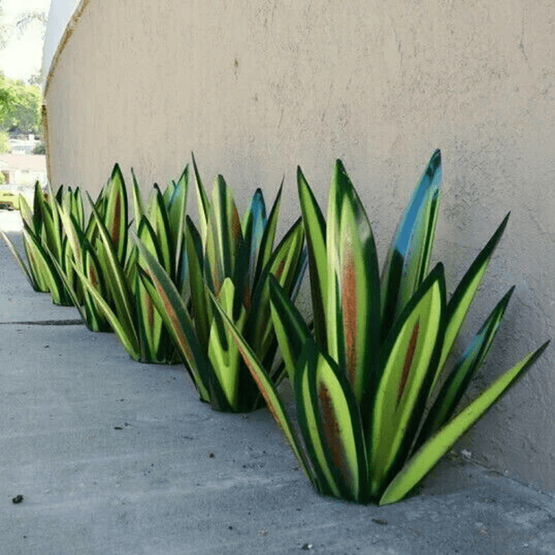 SunAgave | Handgefertigte, elegante Solarleuchte für den Außenbereich - Brezella