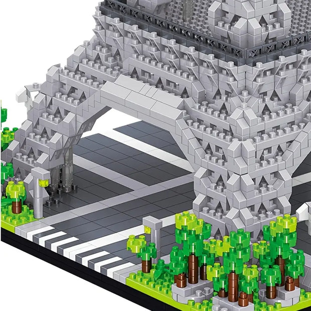 EiffelBau | Das detaillierte 3585-teilige Eiffelturm-Modell - Brezella
