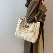 Eleganz | Modische Schultertasche für jeden Tag - Brezella