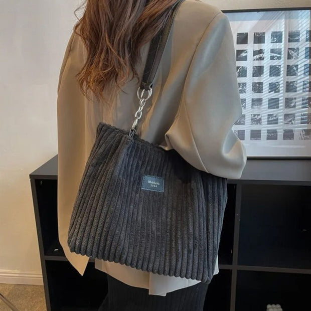 Eleganz | Modische Schultertasche für jeden Tag - Brezella