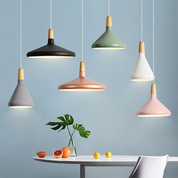 ChicLicht | Elegante Konische Hängelampe aus Metall - Brezella