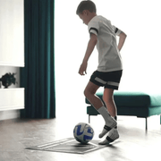 MiniKick | Kompakte Fußballmatte für das Heimtraining - Brezella