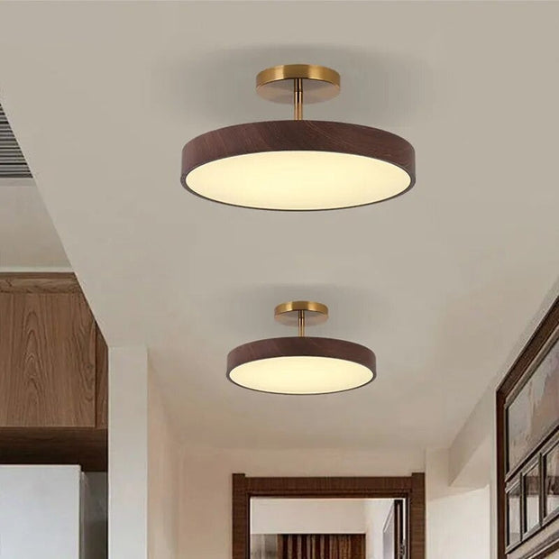 Elegante LED-Deckenleuchte mit Halbeinbau