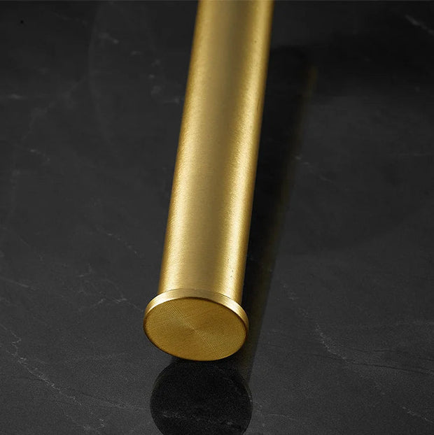 MarbleLux | Eleganter Küchenrollenhalter mit Marmor und Goldakzenten - Brezella