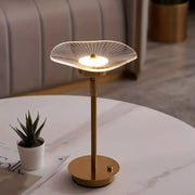 ZenGlow | Schlichte Designer-Tischlampe mit effizienter Beleuchtung - Brezella