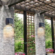 BrightWall | Robuste und stilvolle Gartenwandleuchte - Brezella