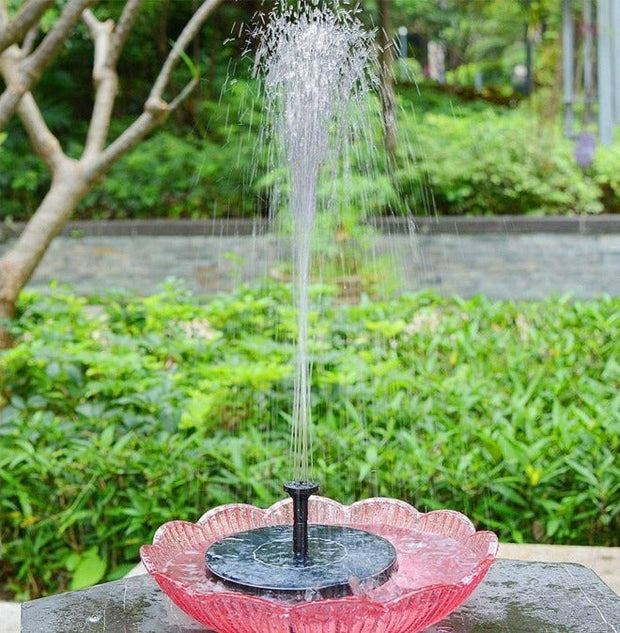 AquaSolis | Selbstversorgender Solarbrunnen für Vögel - Brezella