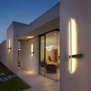 WeatherGlow | Robuste Solar-Außenlampe mit wasserdichtem Schutz - Brezella