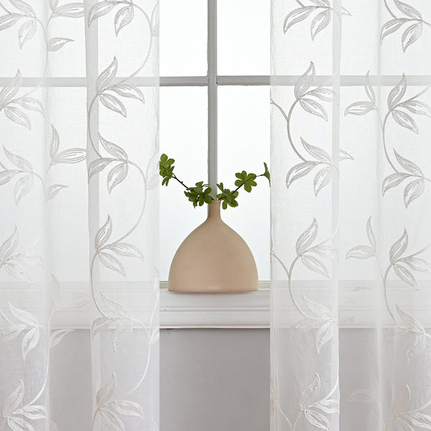 LumiBlossom | Stimmungsvoller Vorhang mit zarten Blumen für einen klassischen Look - Brezella