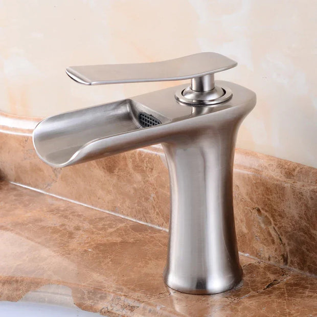 Lyvor | Elegante Premium-Armatur mit modernem Design - Brezella