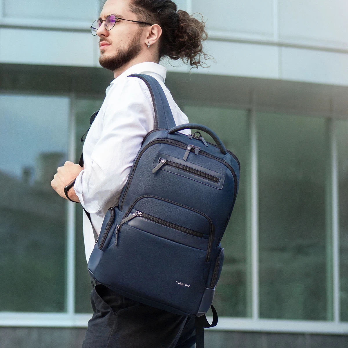 VivaPack | Moderner Reiserucksack mit strapazierfähiger und wasserdichter Oberfläche