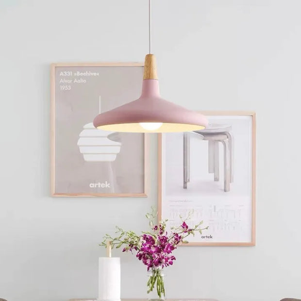 ChicLicht | Elegante Konische Hängelampe aus Metall - Brezella