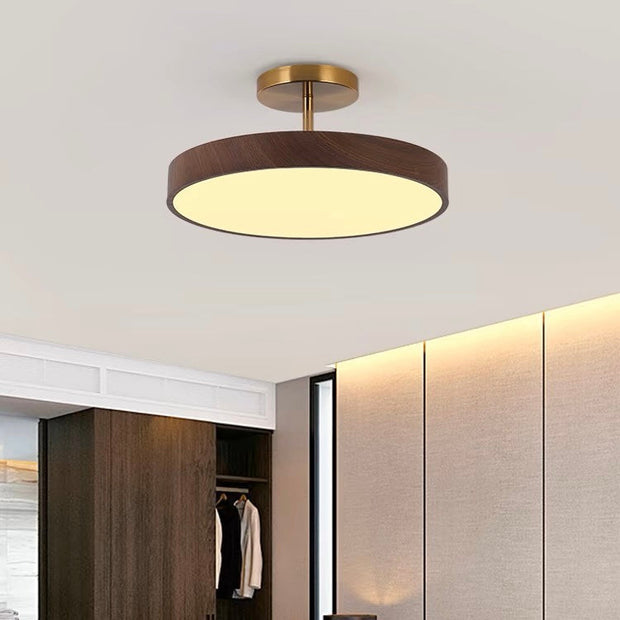 Elegante LED-Deckenleuchte mit Halbeinbau