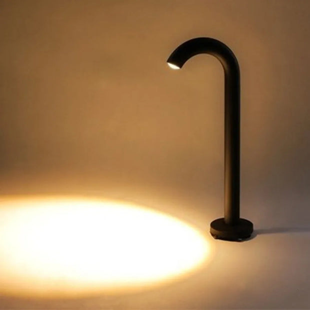 AquaGlow | Wetterfeste LED-Außenlampe - Brezella