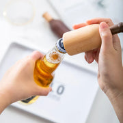 TimberEase | Praktischer und eleganter Holz-Flaschenöffner - Brezella