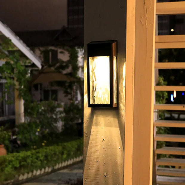 LumiEco | Wetterfeste Wandlampe mit nachhaltiger LED-Beleuchtung - Brezella