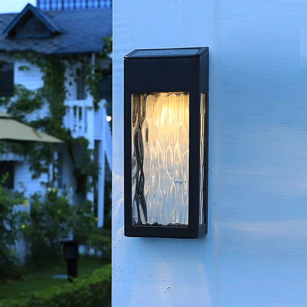 LumiEco | Wetterfeste Wandlampe mit nachhaltiger LED-Beleuchtung - Brezella
