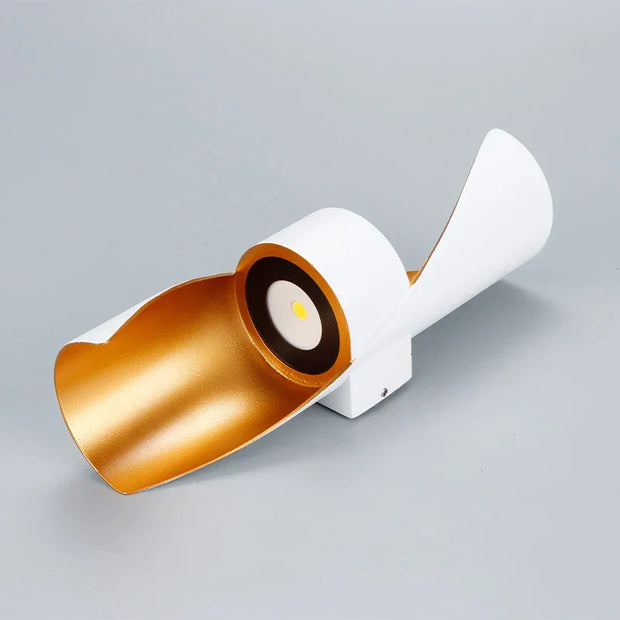 LumiGlow | Energiesparende Außenleuchte mit stilvollem Design - Brezella