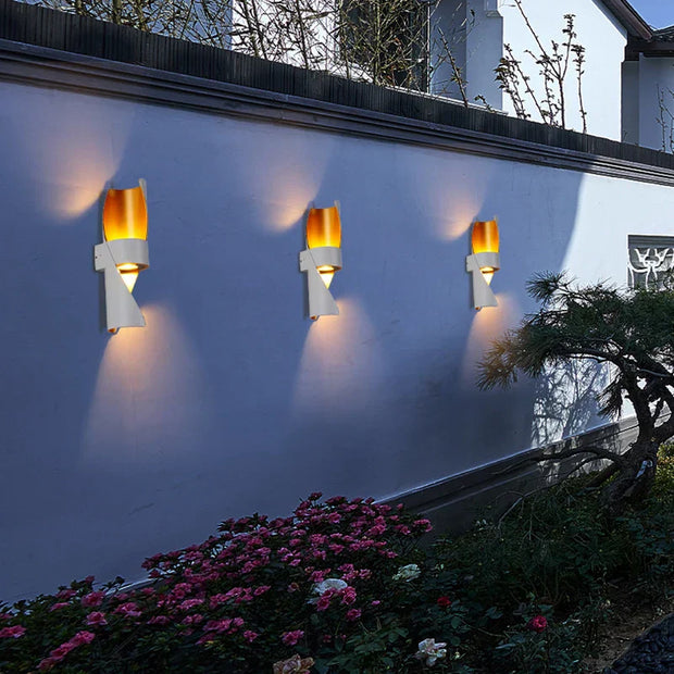 LumiGlow | Energiesparende Außenleuchte mit stilvollem Design - Brezella