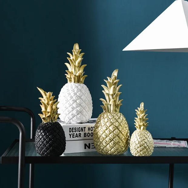 AnanasGlanz | Elegante Wohnaccessoire mit Gold-Finish - Brezella
