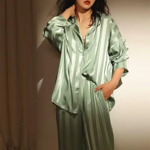 TräumStil | Gestreiftes Pyjama-Set für die perfekte Nachtruhe - Brezella