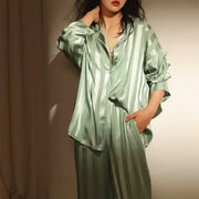 TräumStil | Gestreiftes Pyjama-Set für die perfekte Nachtruhe - Brezella