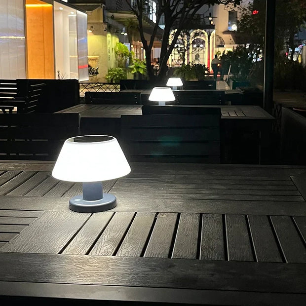 BrightGlow | Nachhaltige Akku-Tischleuchte für Innen und Außen - Brezella