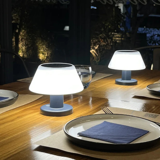 BrightGlow | Nachhaltige Akku-Tischleuchte für Innen und Außen - Brezella