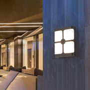 GlowGuard | Robuste und stilvolle LED-Außenleuchte - Brezella