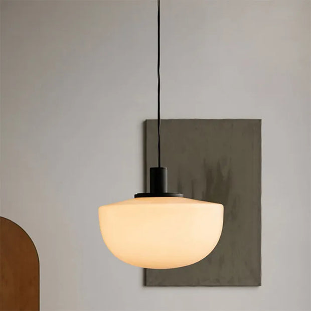 PureVitra | Zeitlose Hängeleuchte aus Glas mit sanftem Licht - Brezella