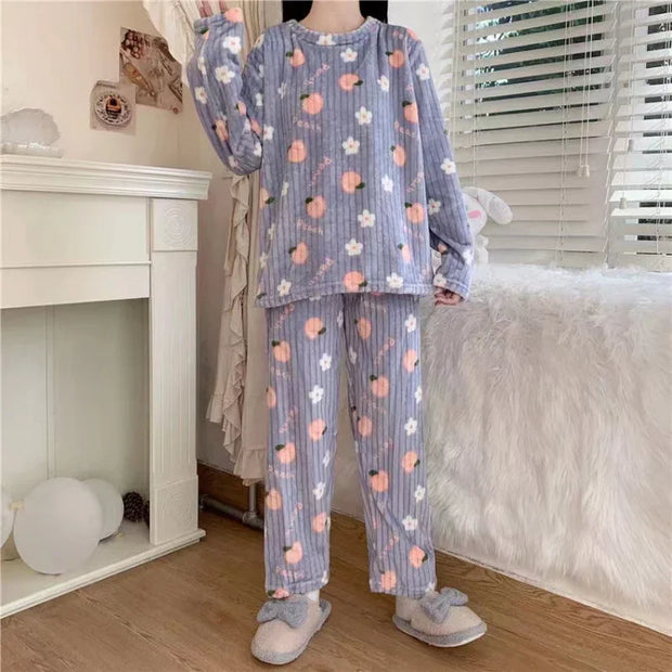 KomfortSamt | Weiche Pyjamaset für kalte Nächte - Brezella