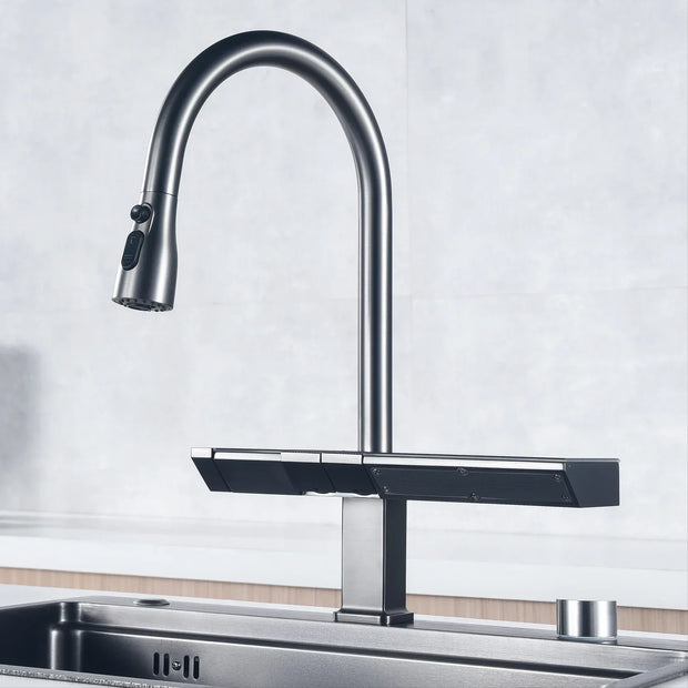 ChromaLux | Digitale Armatur mit edlem Chromfinish - Brezella