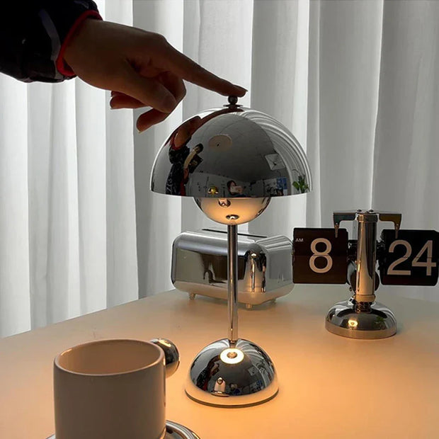 LichtRuhe | Elegante Tischlampe mit sanftem Schein - Brezella