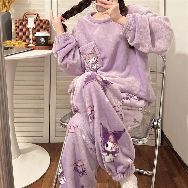 CharmePlüsch | Damen-Loungewear mit Sanrio-Motiven - Brezella