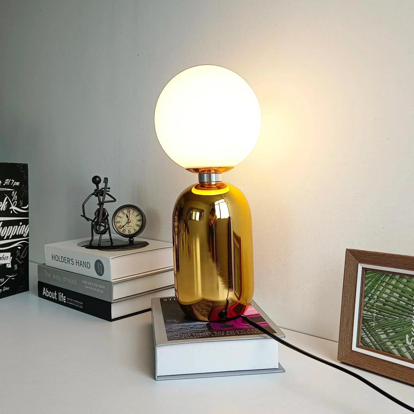ScandiLeucht | Minimalistische LED-Lampe im nordischen Stil