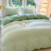 CuddleBloom | Weiche Bettdecke mit Bär und Blumen für Wärme und Komfort - Brezella
