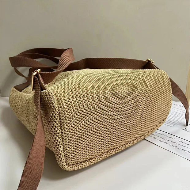 VivaWoven | Stylischer Webrucksack für modebewusste Frauen - Brezella