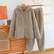 SchlafKuschel | Weiches Fleece-Pyjama-Set in Koral für Damen - Brezella