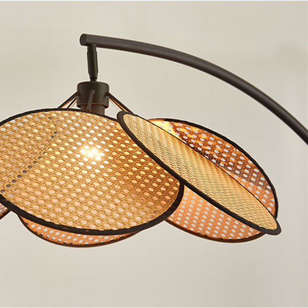 RattanAura | Stilvolle Stehlampe aus Rattan für eine natürliche Eleganz - Brezella