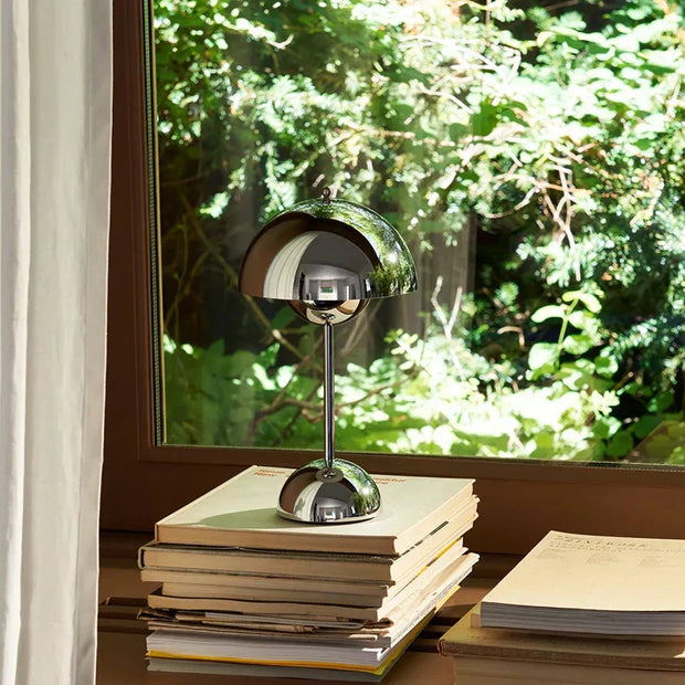 LichtRuhe | Elegante Tischlampe mit sanftem Schein - Brezella