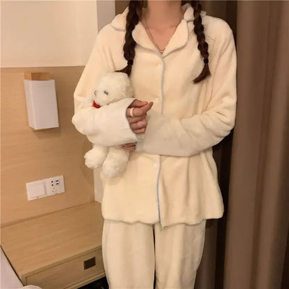 FlanellLuxe | Stilvolle Pyjama Sets für Damen - Brezella