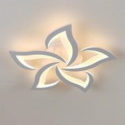 Moderne LED-Deckenleuchte in Blumenform