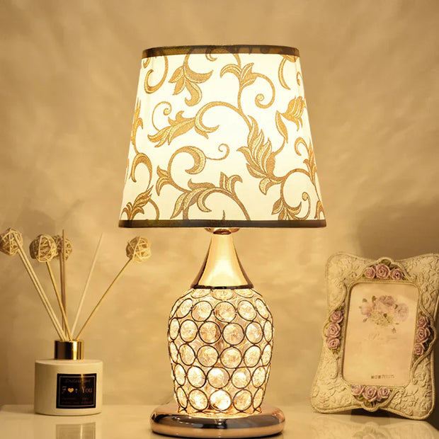 LuxeKristall | Stilvolle Tischlampe mit Glänzender Ausstrahlung - Brezella