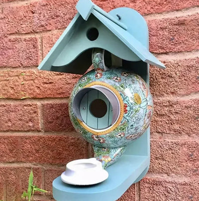 BirdNest | Bunte und komfortable Teekannen-Vogelfutterstation - Brezella